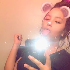 Meet your Posher, Leslie